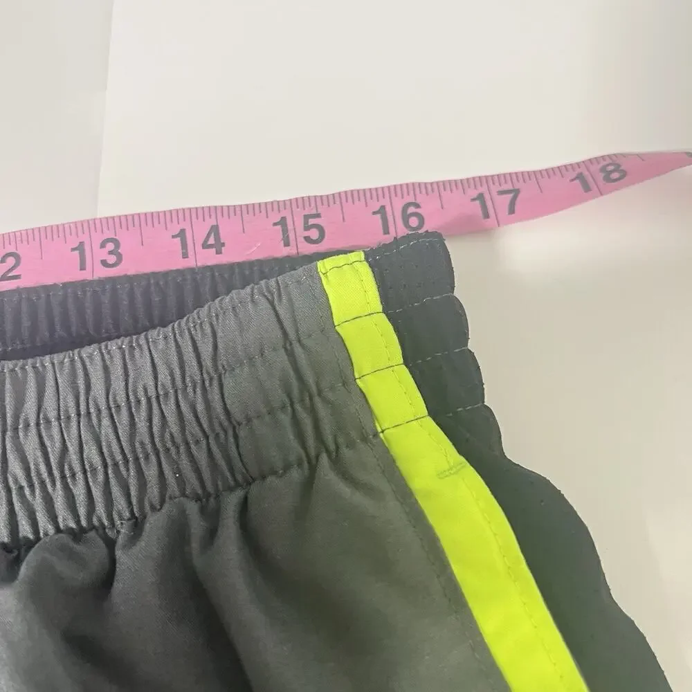 Nike Swim Trunks Men’s Size XL Gray Green Accents Lined Pockets Drawstring Waist